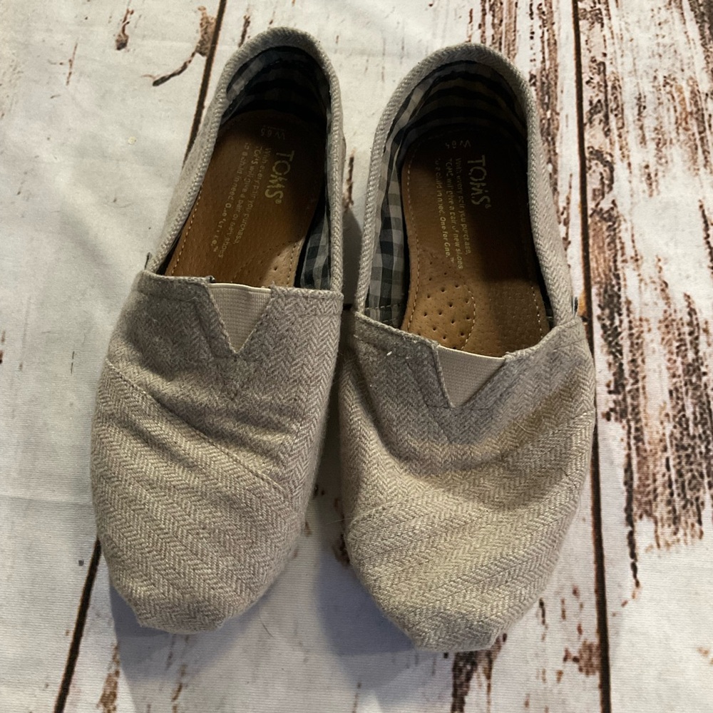 TOMS BROWN AND CREAM TWEED TEXTURE CLASSIC SLIP‎ ON SHOES.
